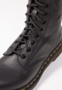 Dr. Martens 1B60 20 Eye Boot - Bottes À Lacets - Black -Dr. Martens Soldes Boutique 0b13170456624e9aacdce490a2075b60
