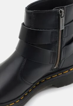 Dr. Martens James Unisex - Bottines - Black 13 Dr. Martens James Unisex - Bottines - Black -Dr. Martens Soldes Boutique 0bbc4e1f061d4e3eb03e5c875f91ff7b