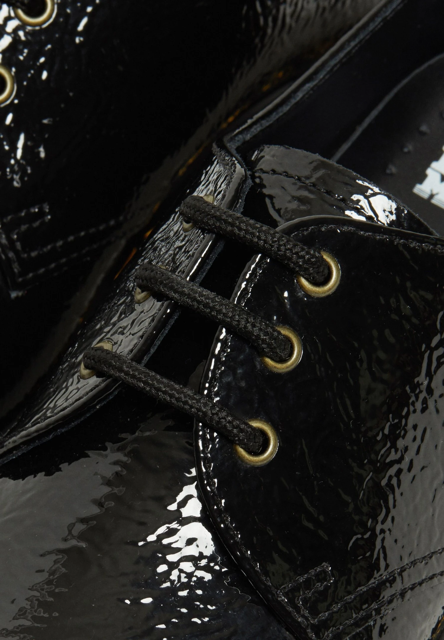Dr. Martens Distressed Patent - Derbies - Black 8 Dr. Martens Distressed Patent - Derbies - Black – Image 6
