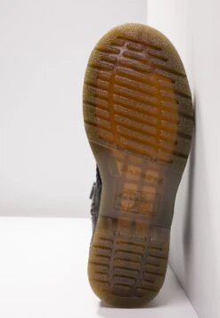 Dr. Martens 1B60 20 Eye Boot - Bottes À Lacets - Black -Dr. Martens Soldes Boutique 3f09d469381a453caa8cfb3d0be84204