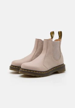 Dr. Martens Bottines - Vintage Taupe 10 Dr. Martens Bottines - Vintage Taupe -Dr. Martens Soldes Boutique 4c2d4067f77a4e8084861ed995939edd