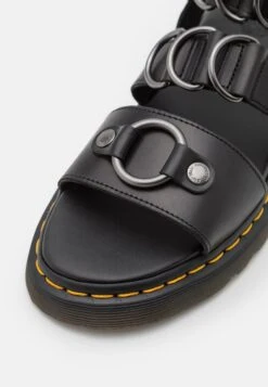 Dr. Martens Gryphon Alt - Sandales - Black Buttero -Dr. Martens Soldes Boutique 6fa2863c5f9d4217baba03c5e818eddf