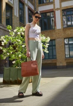 Dr. Martens Voss - Sandales À Plateforme - Black Hydro 11 Dr. Martens Voss - Sandales À Plateforme - Black Hydro -Dr. Martens Soldes Boutique 7dc6cfdcff2e454e9bd2417157d1310c