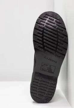 Dr. Martens 1460 Pascal Mono 8 Eye Boot - Bottines À Lacets - Black Virginia -Dr. Martens Soldes Boutique 9758d8ce675e48b0a4f0332ee887b15e