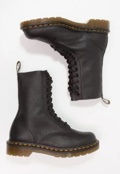 Dr. Martens 1490 10 Eye Virginia - Bottines À Lacets - Black 17 Dr. Martens 1490 10 Eye Virginia - Bottines À Lacets - Black -Dr. Martens Soldes Boutique 97abd90ab61349279d8bbdfd73d45082
