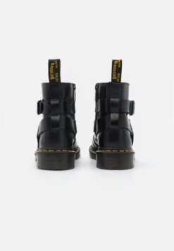 Dr. Martens James Unisex - Bottines - Black 10 Dr. Martens James Unisex - Bottines - Black -Dr. Martens Soldes Boutique b7e9e9f06ab3467a9d1ea99591b45f55