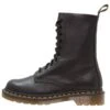 Dr. Martens 1490 10 Eye Virginia - Bottines À Lacets - Black -Dr. Martens Soldes Boutique bdfa6c908ef24d5397e8ec11376f227d