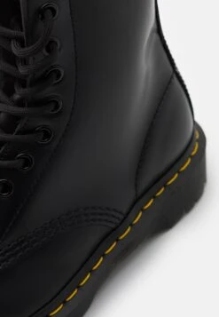 Dr. Martens 1460 Bex 8 Eye Boot Unisex - Bottines À Lacets - Black Smooth -Dr. Martens Soldes Boutique ccf6979360e140d285c86d8fc76c0911