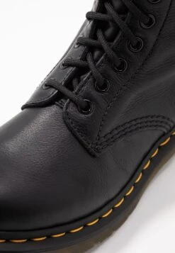 Dr. Martens Virginia - Bottes À Lacets - Black -Dr. Martens Soldes Boutique e19a6a4ff33747d79ba5a86f8f48ae52