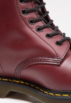 Dr. Martens 1460 Boot - Bottines À Lacets - Cherry Red Rouge 17 Dr. Martens 1460 Boot - Bottines À Lacets - Cherry Red Rouge -Dr. Martens Soldes Boutique ee5a2e40aebd4a009d3c8b58c0f81144