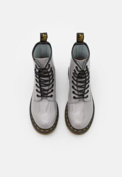 Dr. Martens 1460 - Bottines À Lacets - Grey Lamper 13 Dr. Martens 1460 - Bottines À Lacets - Grey Lamper -Dr. Martens Soldes Boutique f89f3aead39e493cbff1a932cbc02825