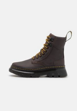 Dr. Martens Tarik Wyoming Unisex - Bottines À Lacets - Gaucho -Dr. Martens Soldes Boutique fa9e8f6348494063b32823982a66478f